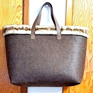 Barnes & Noble Book Tote Travel Overnight Bag Faux Fur Trim Brown 21 X 15 X 5"